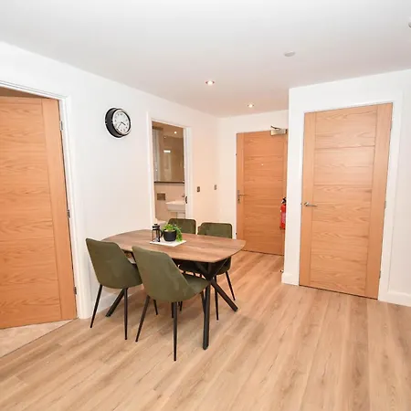 Fabulous 1 Bedroom In *