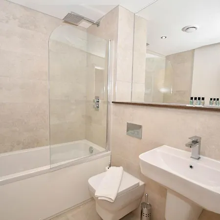 Fabulous 1 Bedroom In شقة *